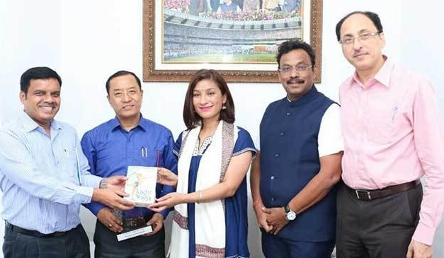 Maharashtra Sports Minister announces Rs.22 lakhs for Anshu’s next expedition